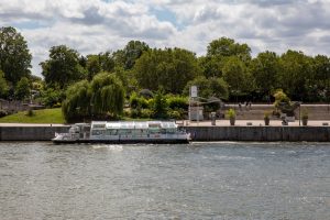 Escale fluviale parisienne port Jardin des Plantes.