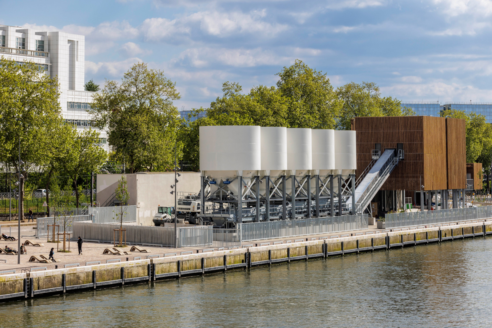 Port de Javel Bas zone de la centrale Lafarge Mirabeau