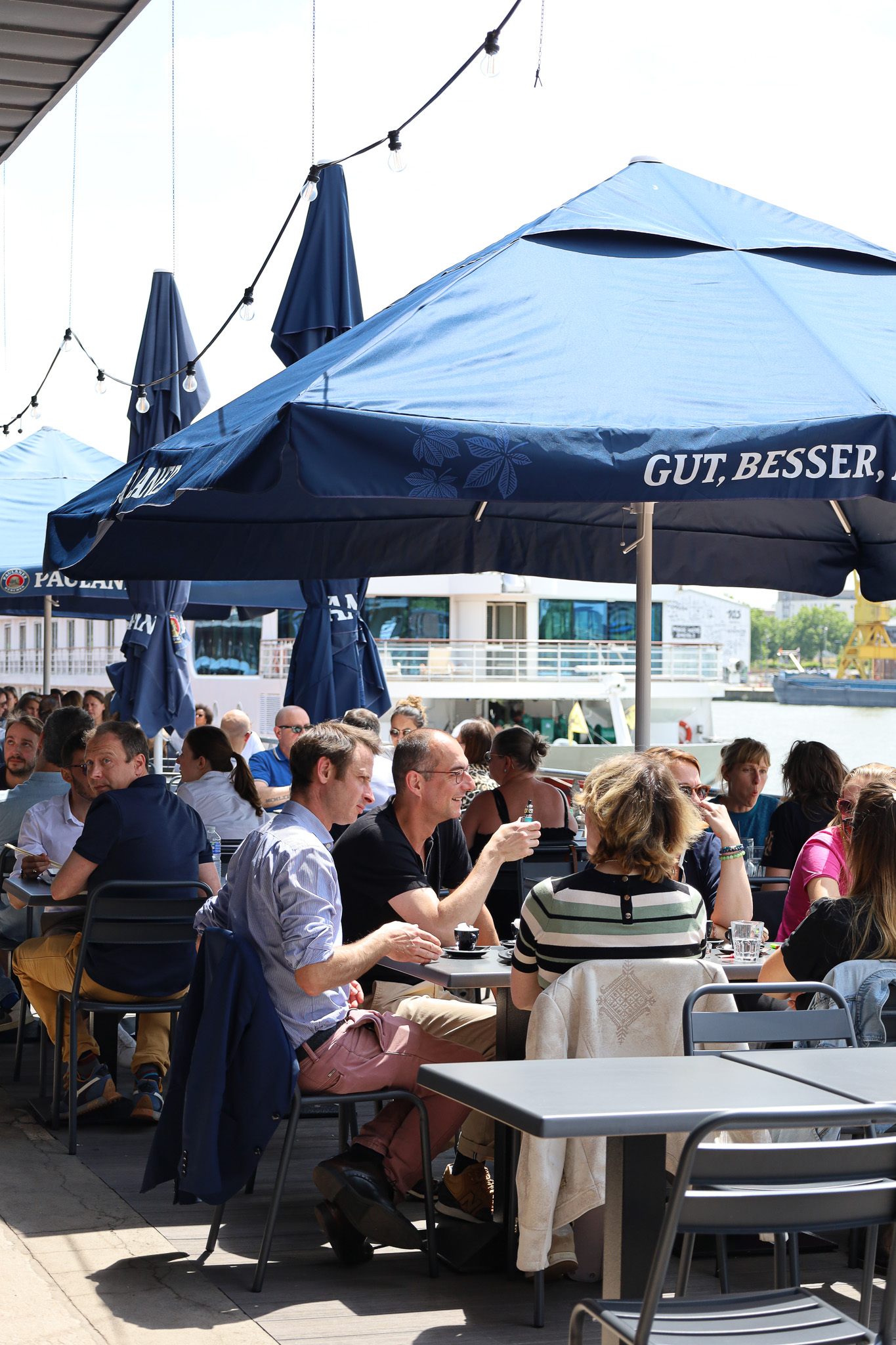 Vue sur la terrasse de l'Entrepôt