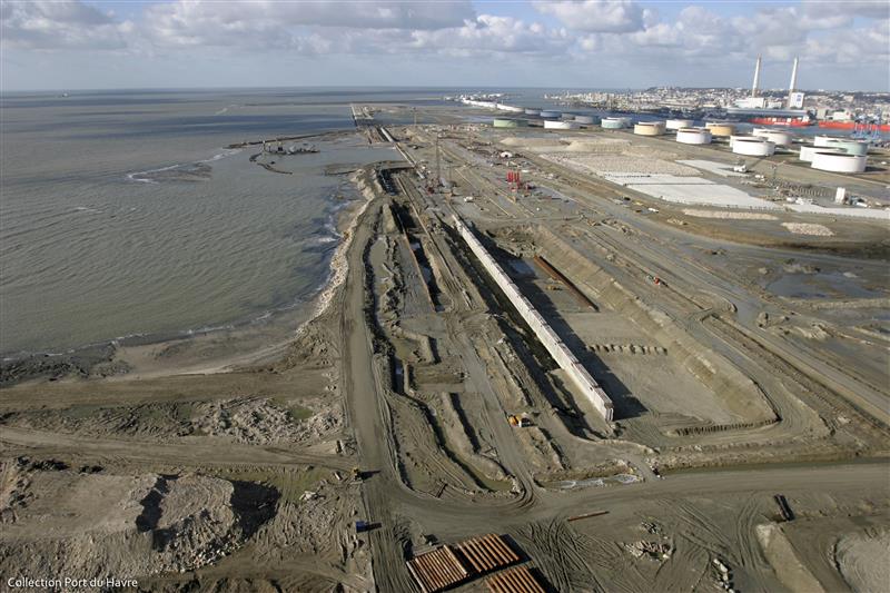 Construction port 2000