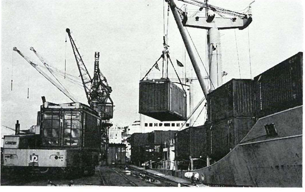 Premier porte-conteneurs à faire escale à Rouen, l'Anita 1972