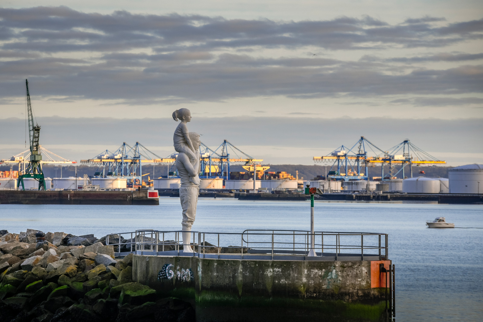 Œuvre jusqu'au bout du monde _ UEAH _ digue avant port du Havre
