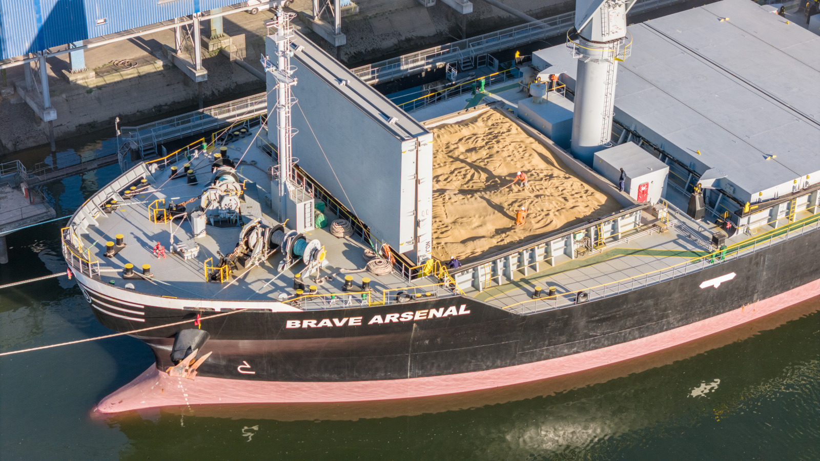 Chargement navire vraquier chez Soufflet à Rouen.