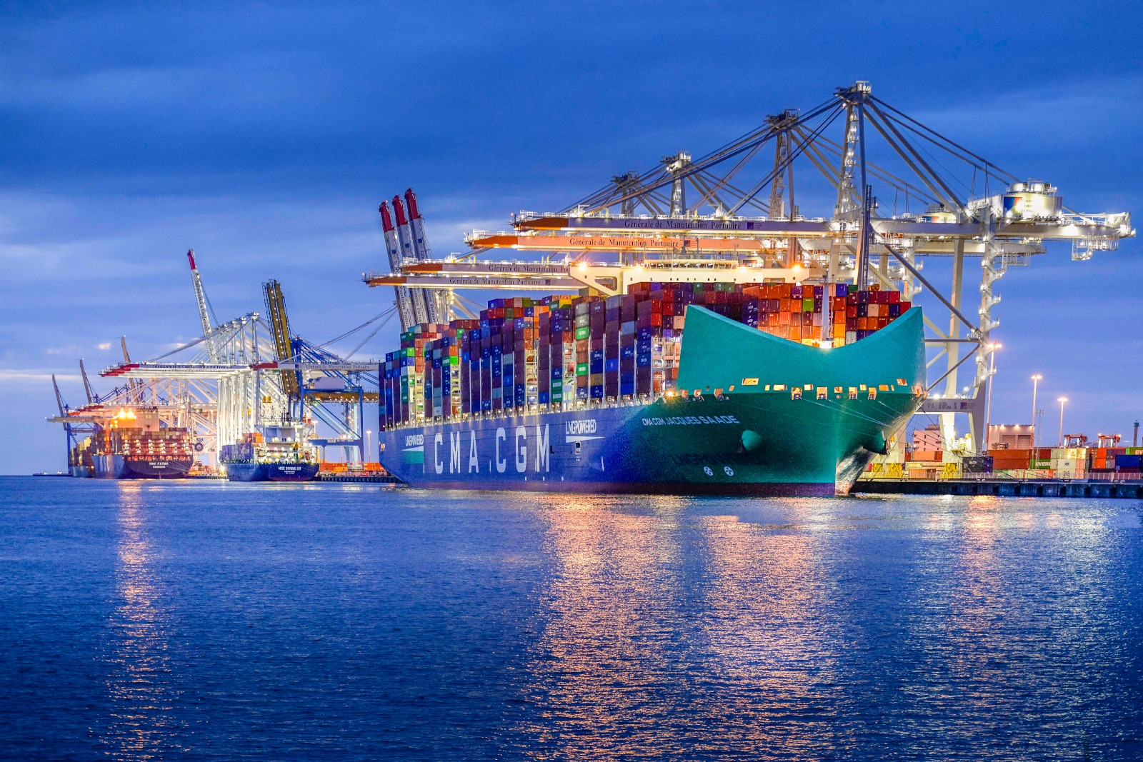 navire CMA CGM Jacques Saadé en escale sur TDF au Havre à Port 2000