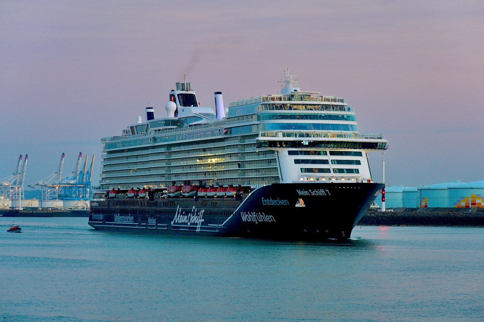 Mein Schiff de la compagnie TUI Cruises en escale au Havre