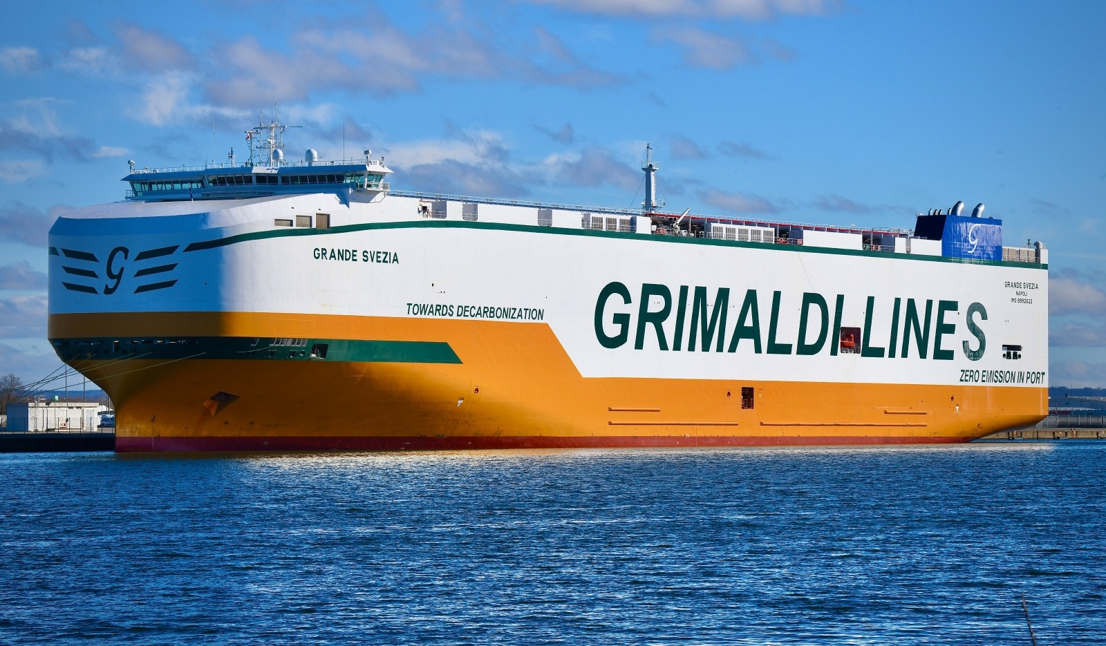 Escale inaugurale du roulier Grande Svezia de Grimaldi Lines