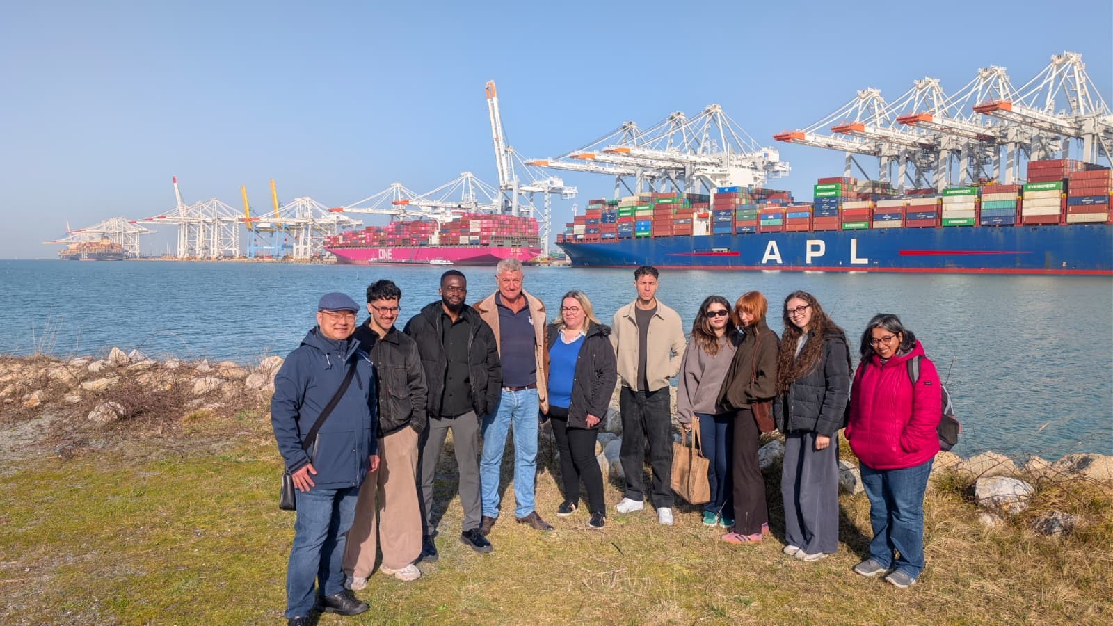 Les étudiants de l'EM Normandie en visite de Port 2000