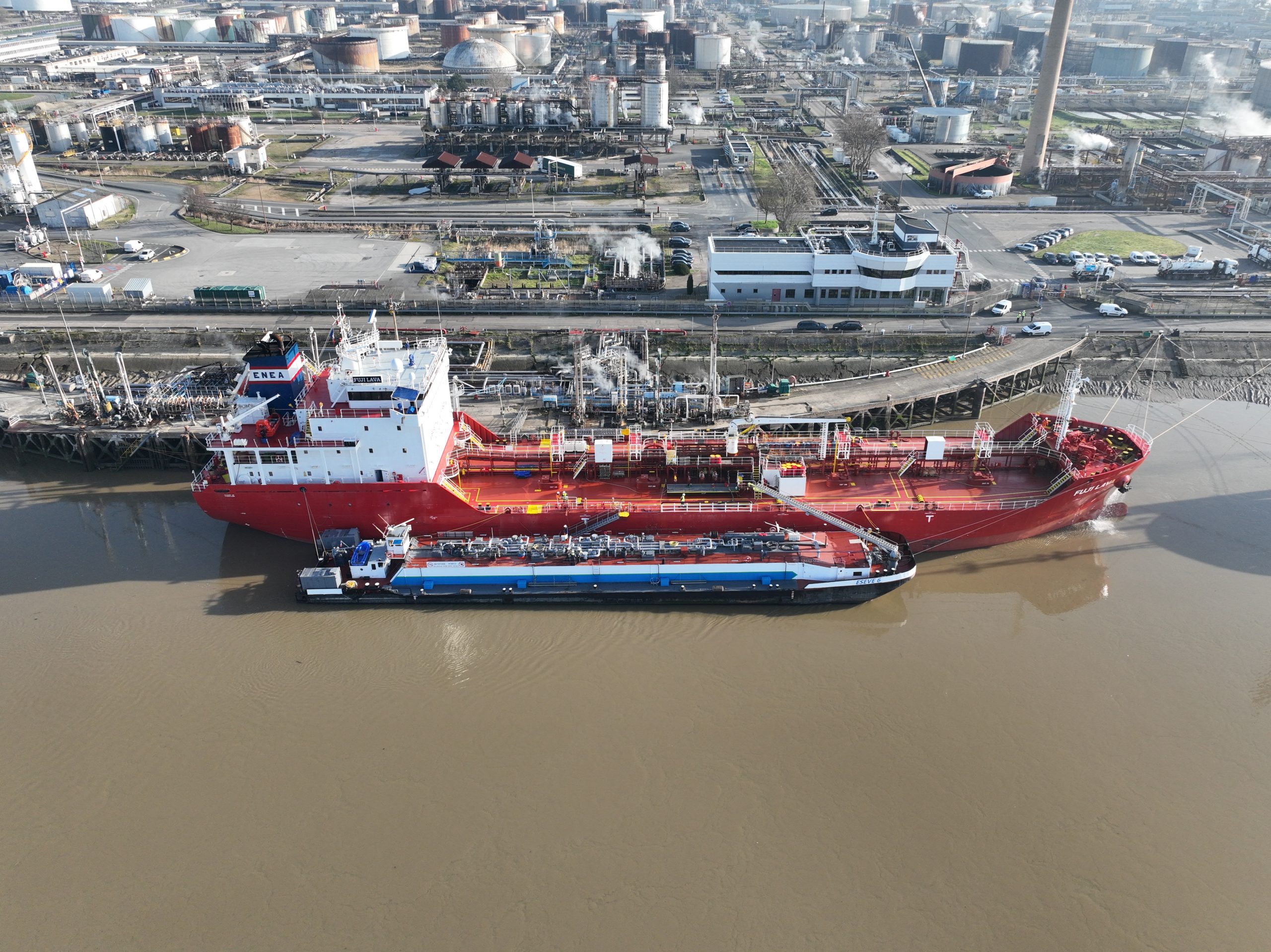 Premier avitaillement à quai à North Atlantic