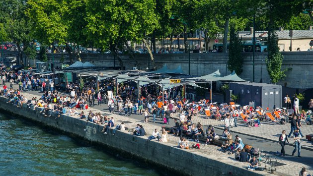 Terrasses en bord de Seine à Paris