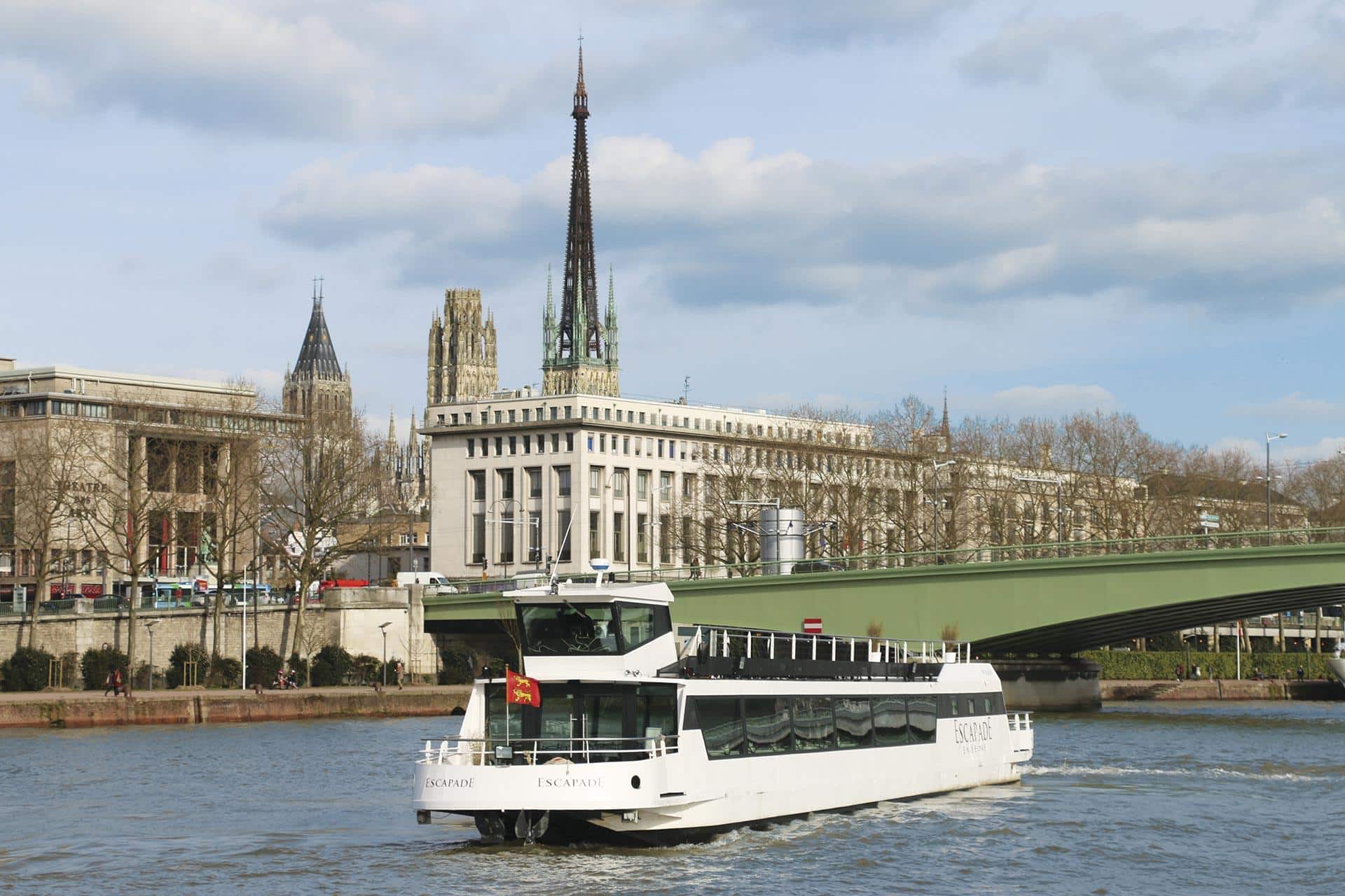 Bateau Escapade sur la Seine en balade