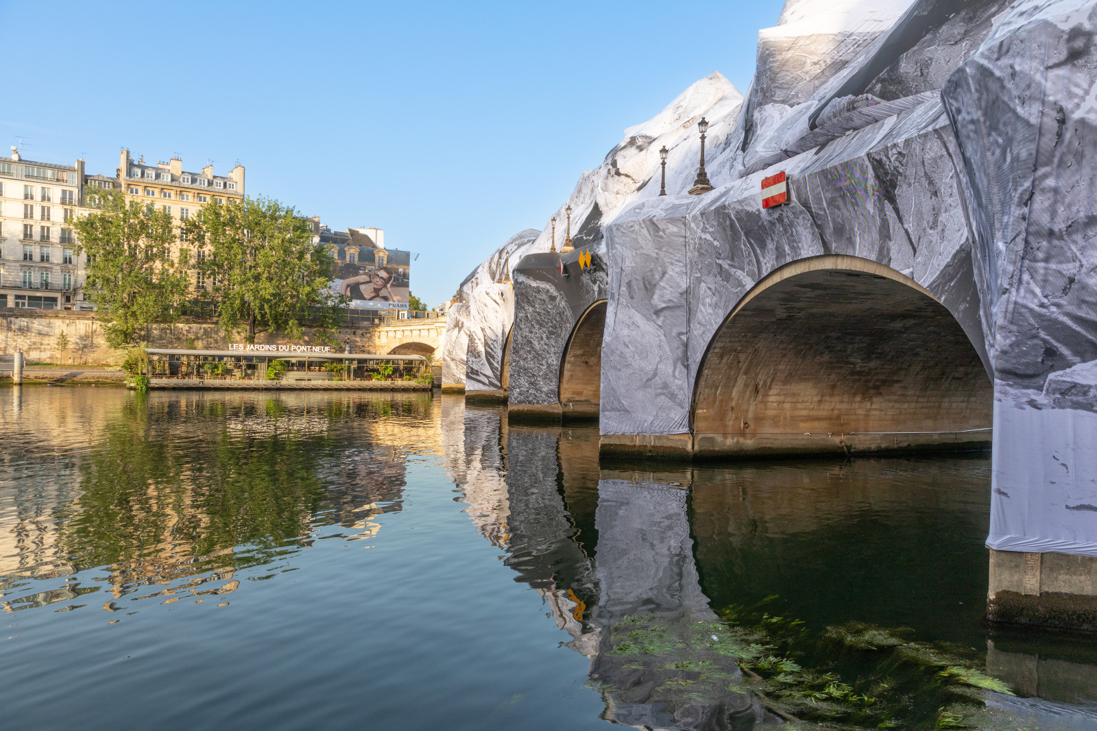 Pont Neuf par JR vu de la Seine