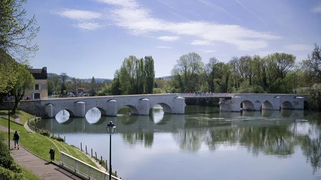 La nouvelle passerelle entre Mantes-la-Jolie et Limay